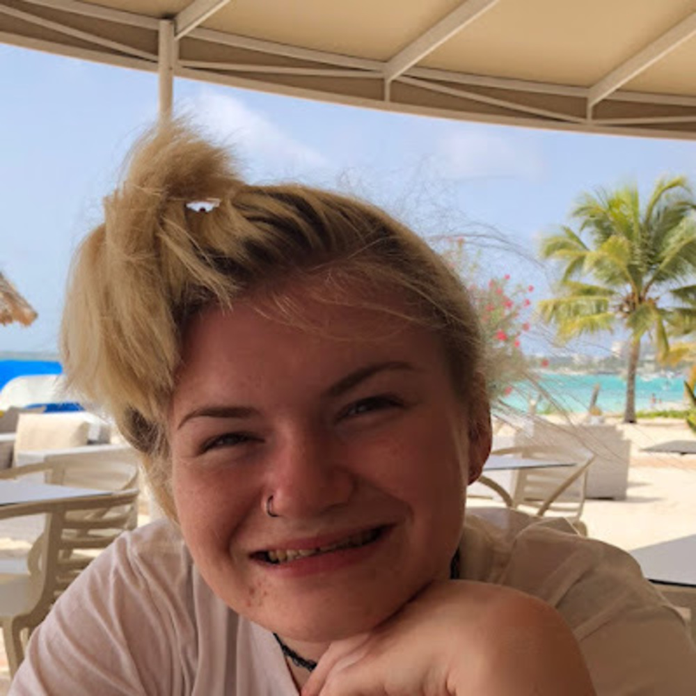 Meet your Posher, Alyssa